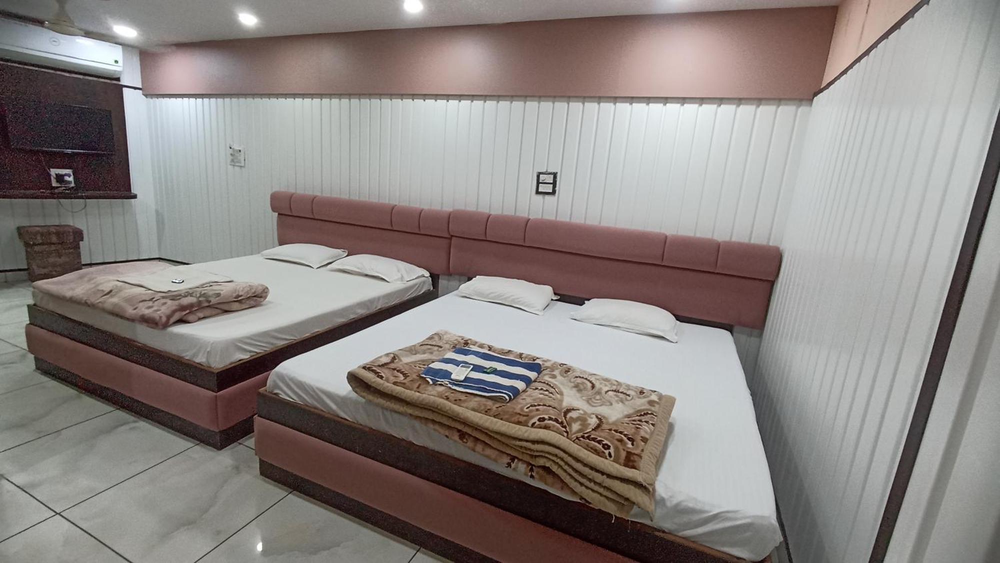 Hotel Shree Krishna Palace Ujjain Exterior photo