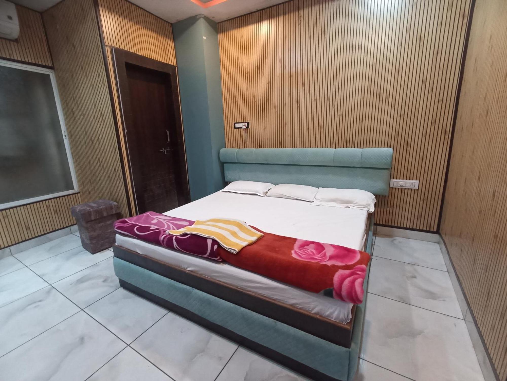 Hotel Shree Krishna Palace Ujjain Exterior photo